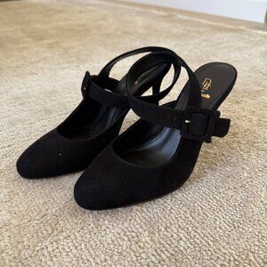 Deena By Larroudé Pump In Black Suede